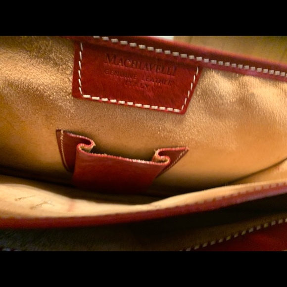 Beautiful business leather tote. - Picture 5 of 11